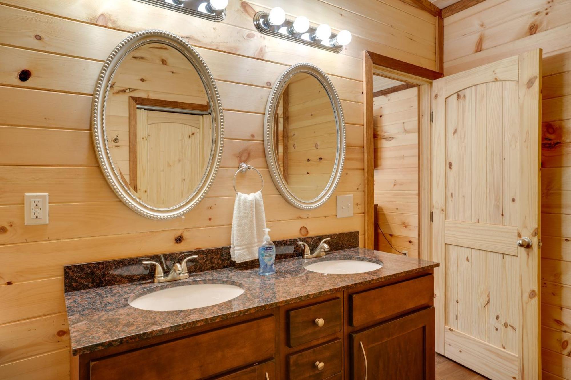 Lakeside Trenton Cabin On 7-Acre Property! Dış mekan fotoğraf