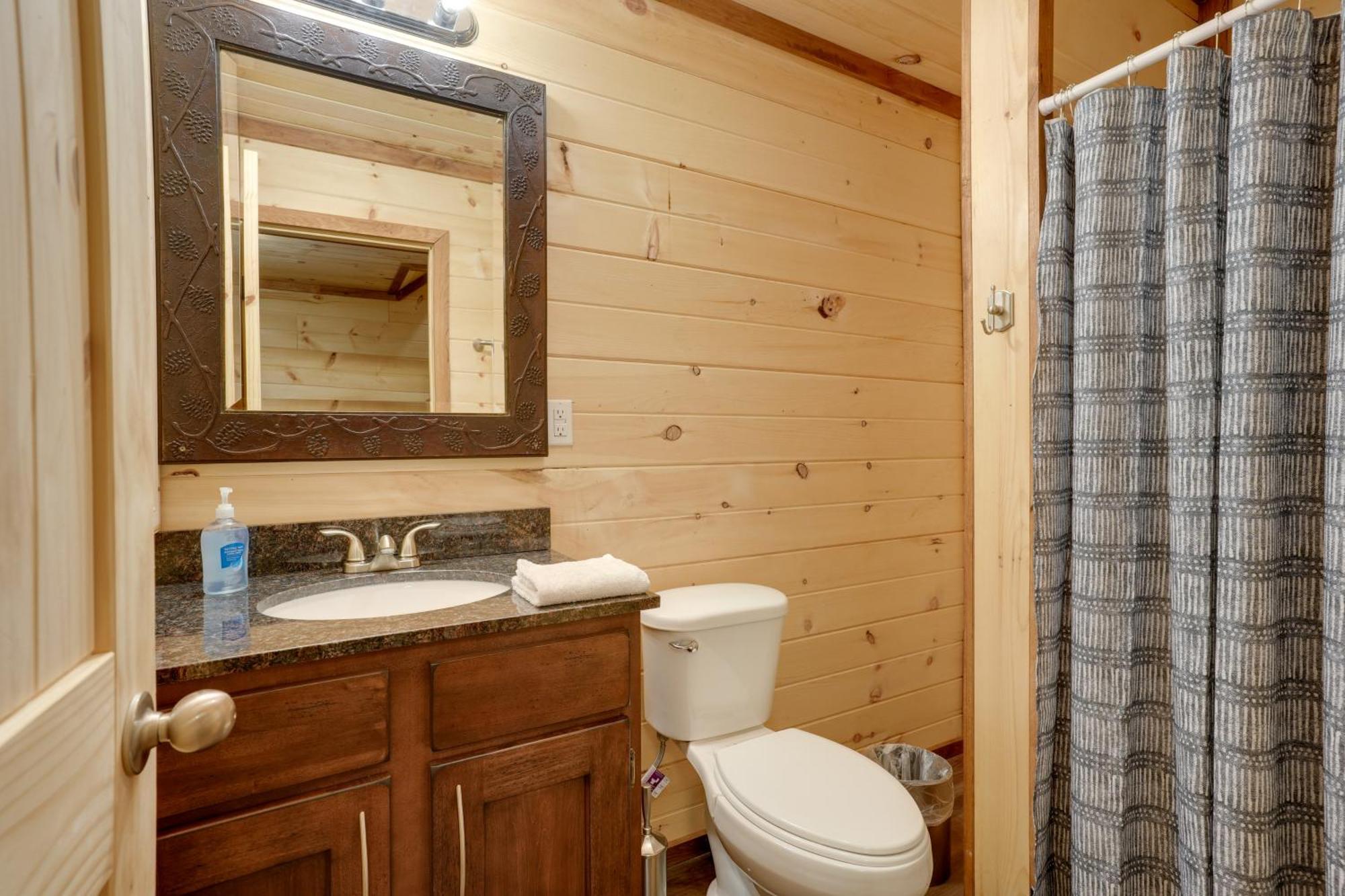 Lakeside Trenton Cabin On 7-Acre Property! Dış mekan fotoğraf